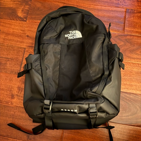 The North Face Recon Backpack like new - Picture 1 of 2